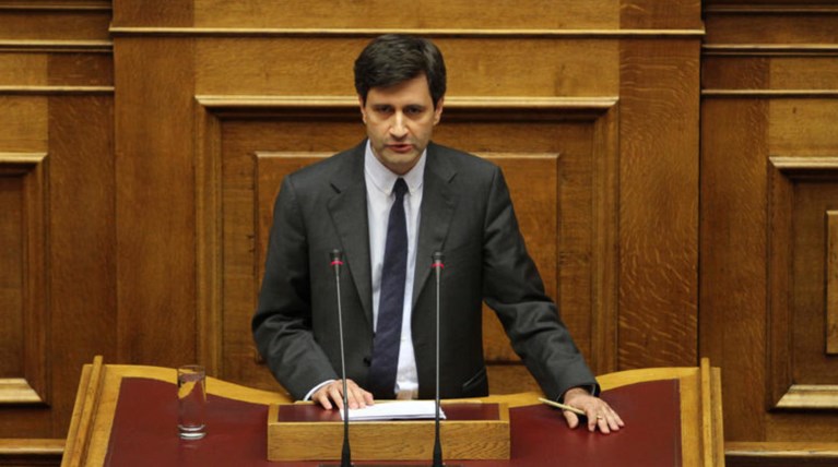 Αλλαγή γραμμής από Χουλιαράκη: H απομείωση του χρέους δεν είναι πανάκεια