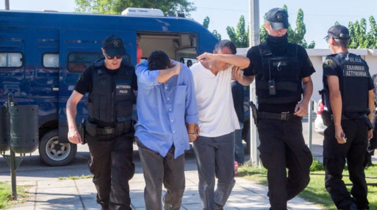 Προσωρινά κρατούμενοι οι «8» στρατιωτικοί που ζήτησαν άσυλο στην Ελλάδα