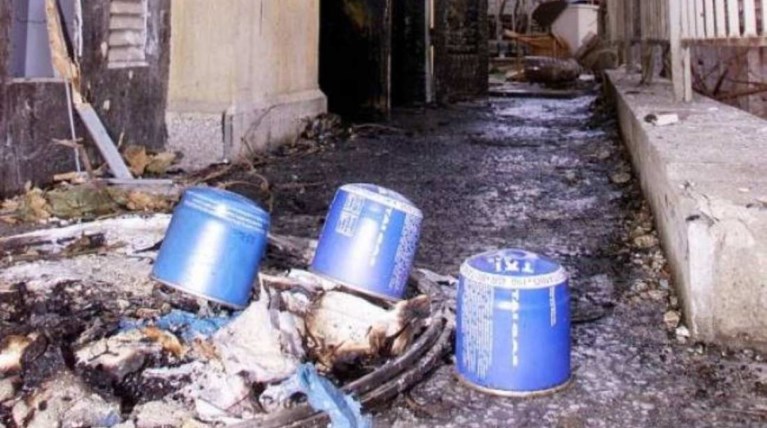 Εμπρηστική επίθεση στα γραφεία του Εθνικού Ινστιτούτου Εργασίας