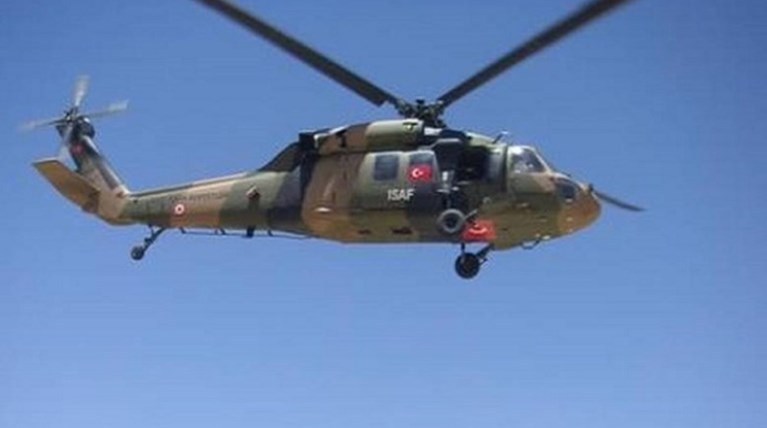 Νέα πρόκληση: Τουρκικό ελικόπτερο πέταξε πάνω από τις Οινούσες