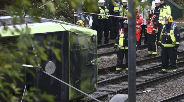 Λονδίνο:Πέντε νεκροί και πολλοί τραυματίες σε εκτροχιασμό τραμ σε σήραγγα