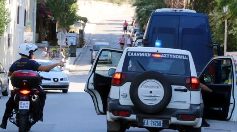 Συνελήφθησαν επικίνδυνοι κακοποιοί οπλισμένοι με μαχαίρια