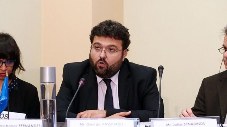Η αντιτρομοκρατική αναλαμβάνει τις επιθέσεις στο ποδόσφαιρο