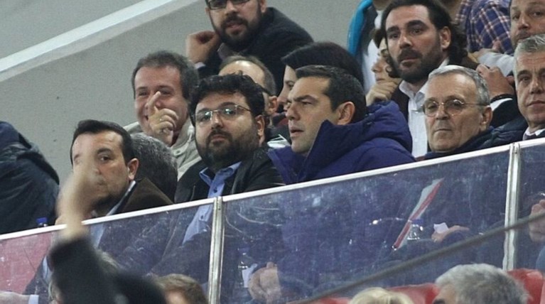 Στο «Γ. Καραϊσκάκης» ο Τσίπρας, στο πλευρό της Εθνικής-Δείτε φωτο