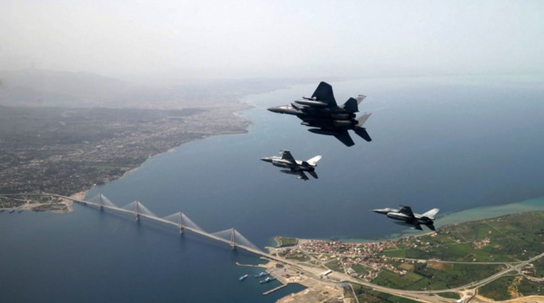 Και 11 τουρκικά μαχητικά είπαν...αντίο στον Ομπάμα