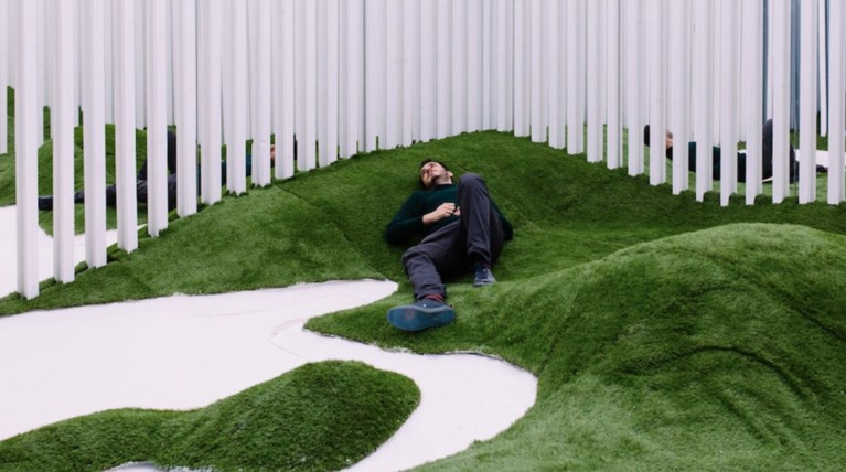 ROOM18 για το νέο αστικό ξενοδοχείο, στο μουσείο Μπενάκη