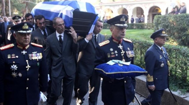 Κηδεία Στεφανόπουλου: Ο αντιστράτηγος που τιμήθηκε και τίμησε τον πρόεδρο