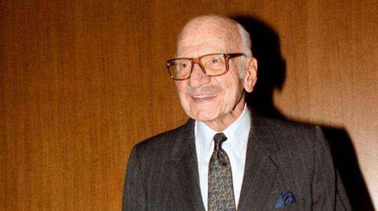 Οι ιστορικές ομιλίες Ζολώτα στα αγγλικά με ελληνικές λέξεις