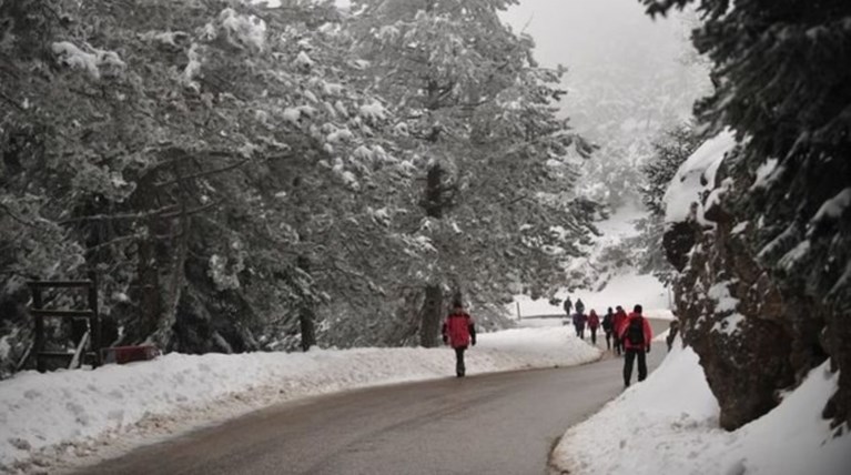 Άνοιξε και πάλι η Λεωφόρος Πάρνηθος που είχε κλείσει λόγω χιονιού