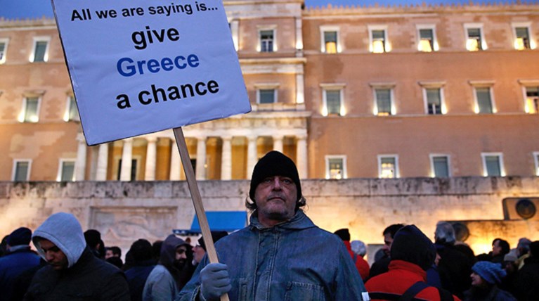 Εκθεση της Credit Suisse: Οι Έλληνες απώλεσαν περιουσία μισού τρισ.