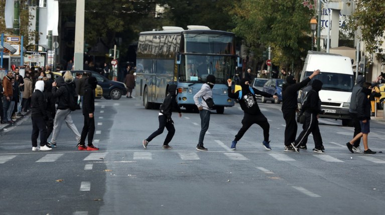 Επέτειος Γρηγορόπουλου: Ένταση με πετροπόλεμο στη Νομική