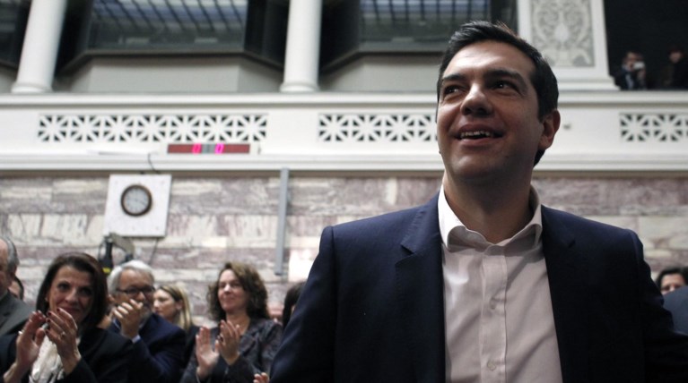 Γερμανικά ΜΜΕ: «Ο Τσίπρας μοιράζει δώρα και κάνει μονομερείς ενέργειες»