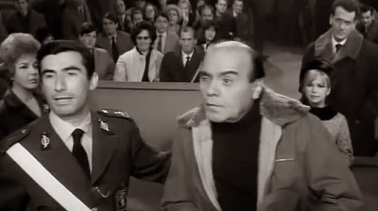 Ποιά διάσημη σκηνή ελληνικής ταινίας γυρίστηκε δέκα φορές;