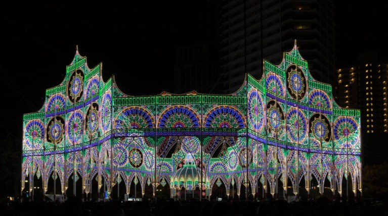 Που βρίσκεται η «άγνωστη» πόλη με τον πιο εντυπωσιακό στολισμό στον κόσμο