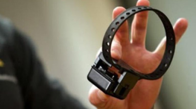 Συνελήφθη η δραπέτης με το ηλεκτρονικό βραχιολάκι