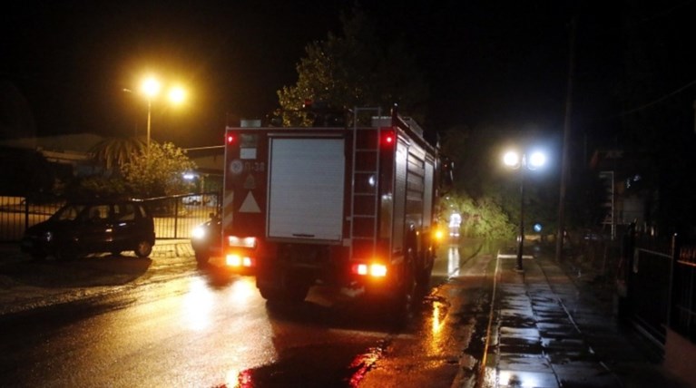 Φωτιά απείλησε σπίτι στην περιοχή της Βραυρώνας στην Αττική