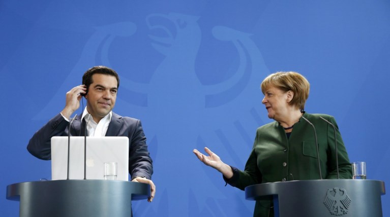 Bild: Καλύτερη ενημέρωση στο προσφυγικό ζήτησε η Μέρκελ από Τσίπρα
