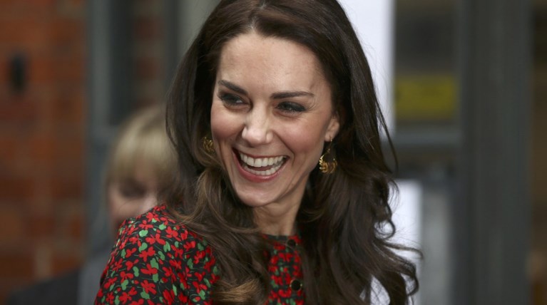 Η Κέιτ Μίντλετον ντύθηκε... Χριστουγεννιάτικα - H εορταστική εμφάνισή της