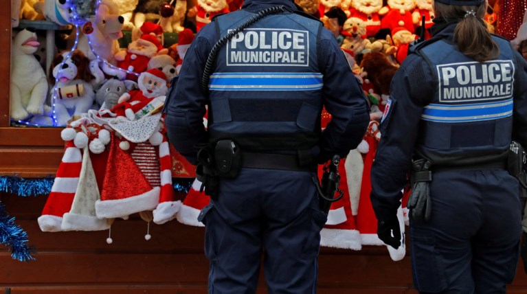 Χριστούγεννα με το δάχτυλο στη σκανδάλη σε Ιταλία και Γαλλία