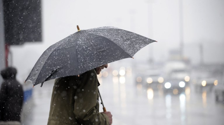 Καιρός: Τσουχτερό κρύο, βροχές και χιόνια