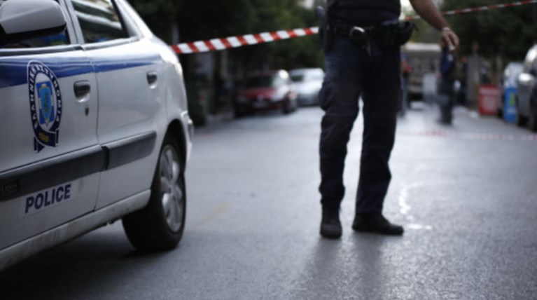Για 150 ευρώ έγινε το έγκλημα στη Λούτσα, παραδόθηκε ο δράστης