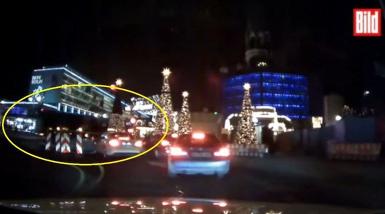 Νέο συγκλονιστικό βίντεο από το μακελειό στο Βερολίνο