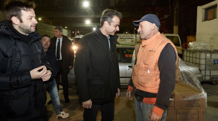 Τα ξημερώματα στη διεύθυνση καθαριότητας του δήμου Αθηναίων ο Μητσοτάκης