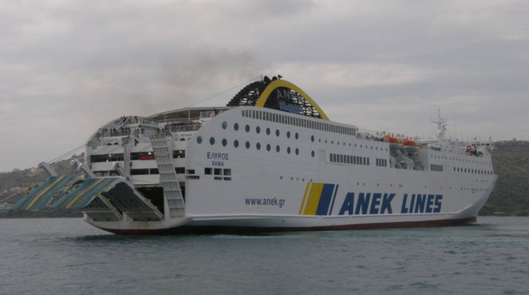 Eπεσε στη θάλασσα ναυτικός από το πλοίο«ΕΛΥΡΟΣ», έρευνες του λιμενικού