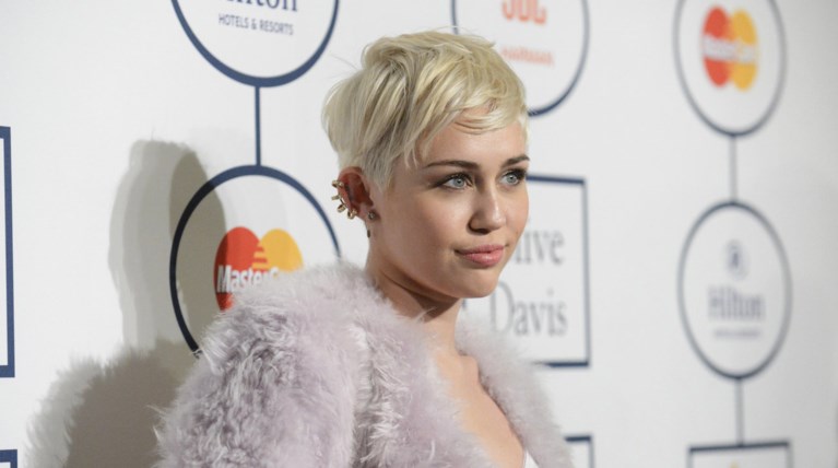 O αποχαιρετισμός της Miley Cyrus στον Τζορτζ Μάικλ: «Μας λείπεις ήδη»