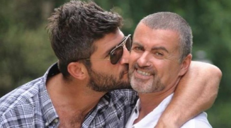 Συγκλονίζει ο σύντροφος του Τζορτζ Μάικλ: Ετσι τον βρήκα νεκρό
