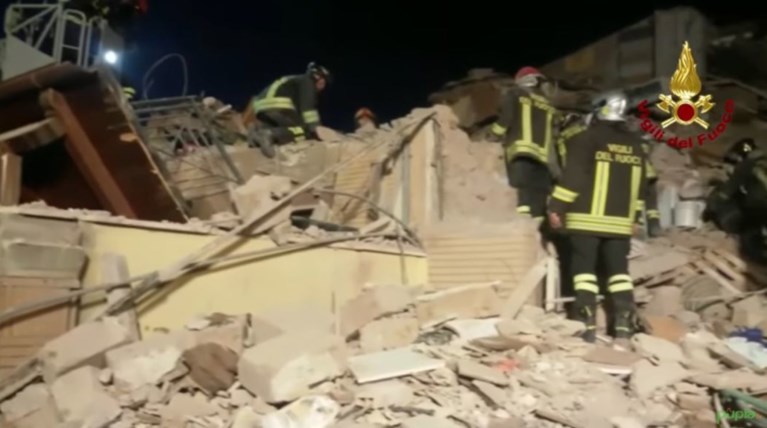 Εκρηξη ισοπέδωσε διώροφο κτίριο σε προάστιο της Ρώμης