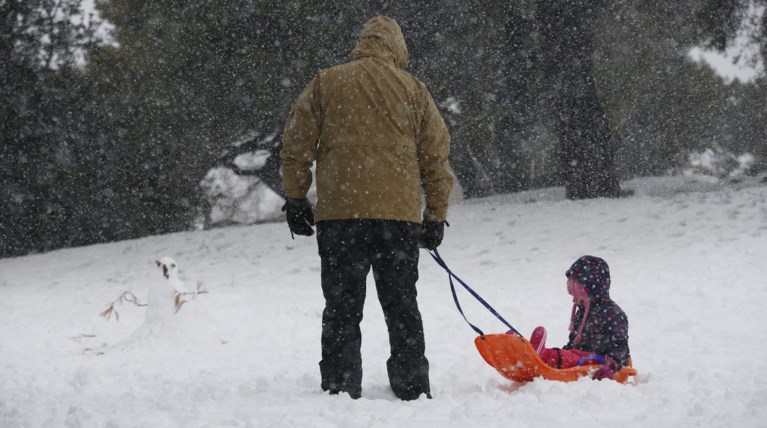 Σε ετοιμότητα για το δεύτερο κύμα του χιονιά και στην Αττική