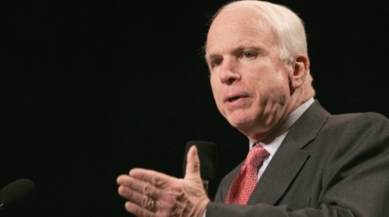 Ο Μακέιν σημειώνει πως η Ρωσία πρέπει να πληρώσει το τίμημα