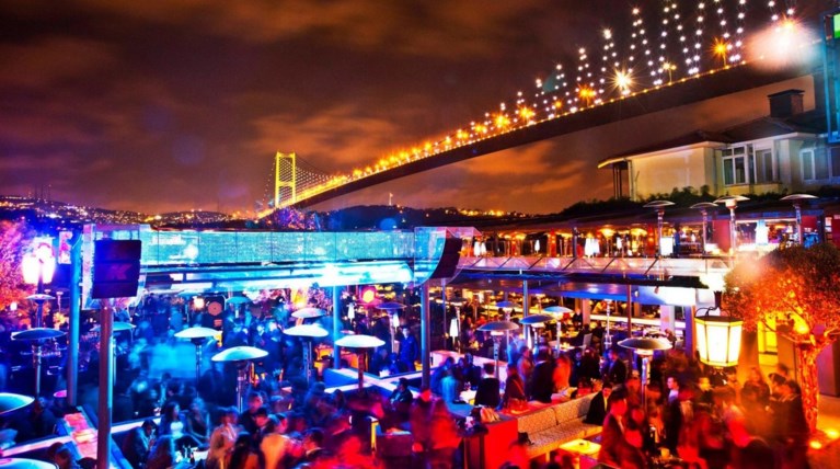 Κωνσταντινούπολη: Αυτό είναι το περίφημο Club Reina που «βάφτηκε» στο αίμα