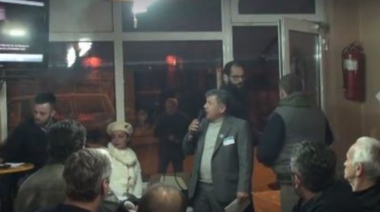 Παπάς μπουκάρει σε «προσηλυτισμό» της οργάνωσης του Σώρρα-video