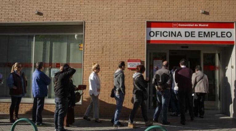 Ρεκόρ μείωσης ανεργίας στην Ισπανία: το 2016 βρήκαν δουλειά 390.534 άνεργοι