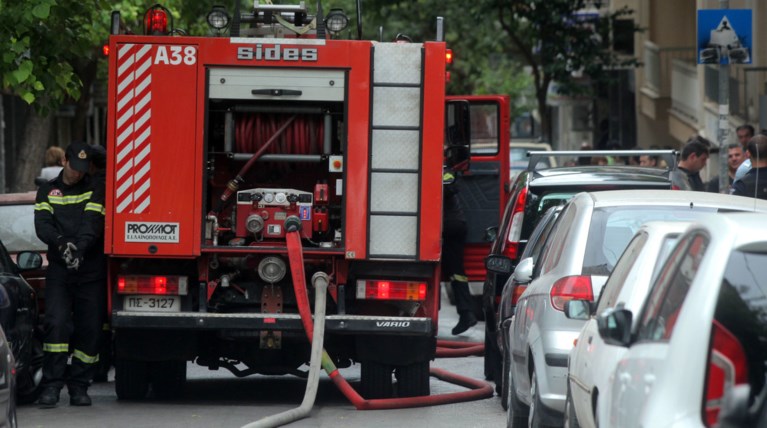 Πυρκαγιά από εκρηκτικό μηχανισμό στην Ακαδημίας
