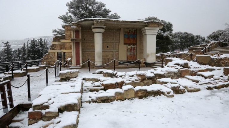 Στα "λευκά" ντύθηκε ακόμη και η Κνωσός - Φωτογραφίες