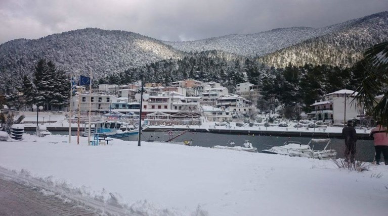 Επιμένει ο παγετός, έντονα προβλήματα σε Σποράδες και Εύβοια