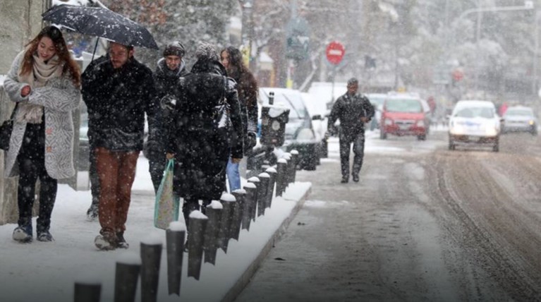 H μισή Ελλάδα σε λευκό κλοιό- που θα χτυπήσει σήμερα ο χιονιάς