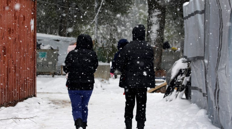 Τα γερμανικά ΜΜΕ εστιάζουν στο "πακέτο" προσφυγικό - χιονιάς