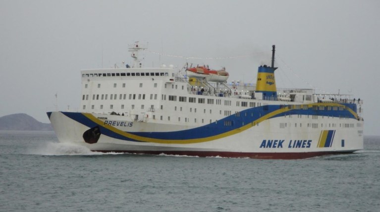 Στο λιμάνι της Κάσου, προσέκρουσε το επιβατηγό οχηματαγωγό "Πρέβελης"
