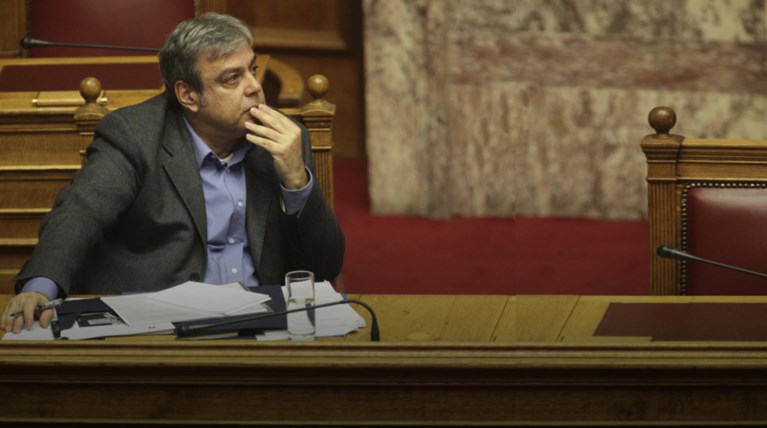 «Φάμπρικα» από την κυβέρνηση για μονιμοποιήσεις συμβασιούχων