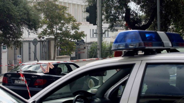 Εγκατέλειψαν τρία κοριτσάκια στην Πάτρα, ψάχνουν τους γονείς