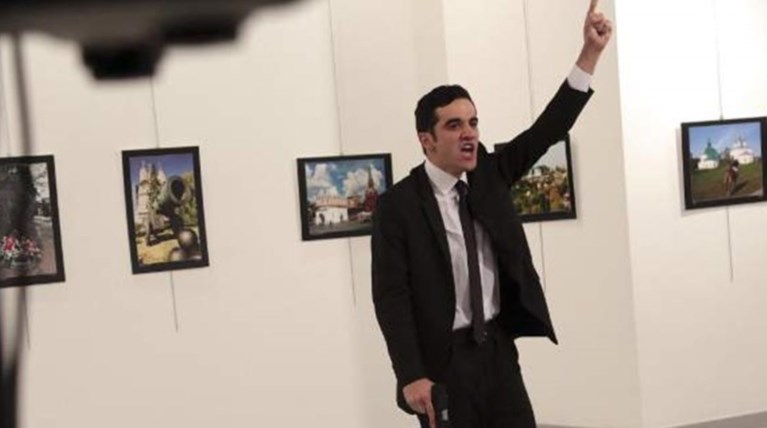 Αστυνομικός & επιχειρηματίας κρατούνται για τη δολοφονία του Ρώσου πρέσβη