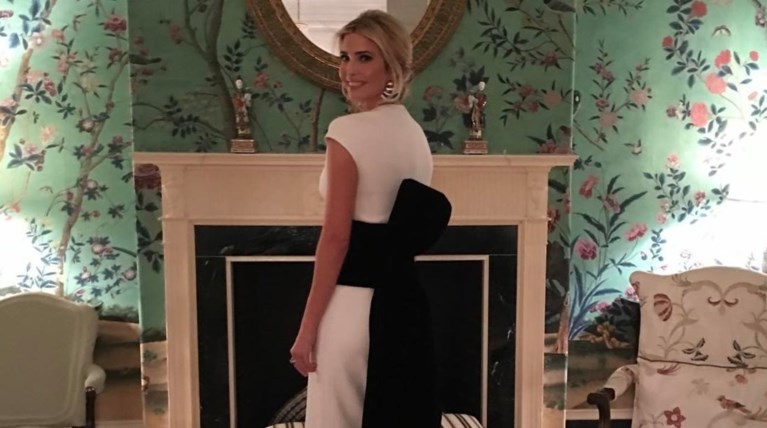 «Γκέισα» ντύθηκε η Ιβάνκα Τραμπ στο πρώτο επίσημο δείπνο πριν την ορκομωσία