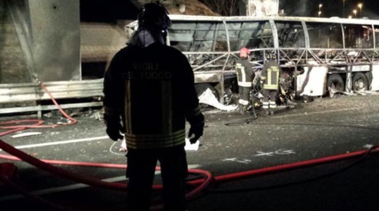 Τραγωδία στην Ιταλία: 16 Ούγγροι μαθητές νεκροί σε τροχαίο