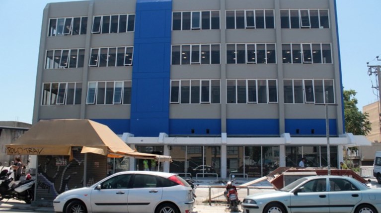 Αυτοτραυματίστηκε με το όπλο του αστυνομικός στα γραφεία της ΝΔ