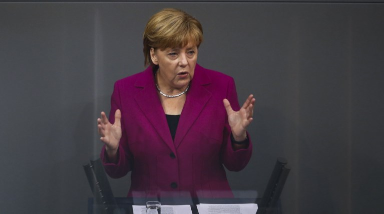 Πρώτη αντίδραση Μέρκελ για Τραμπ: Θα επιδιώξουμε συμβιβασμό