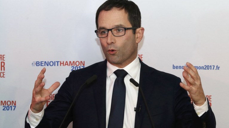 Γάλλοι Σοσιαλιστές: Ο Αμόν χόρεψε ...Βαλς και πέρασε πρώτος στον β' γύρο